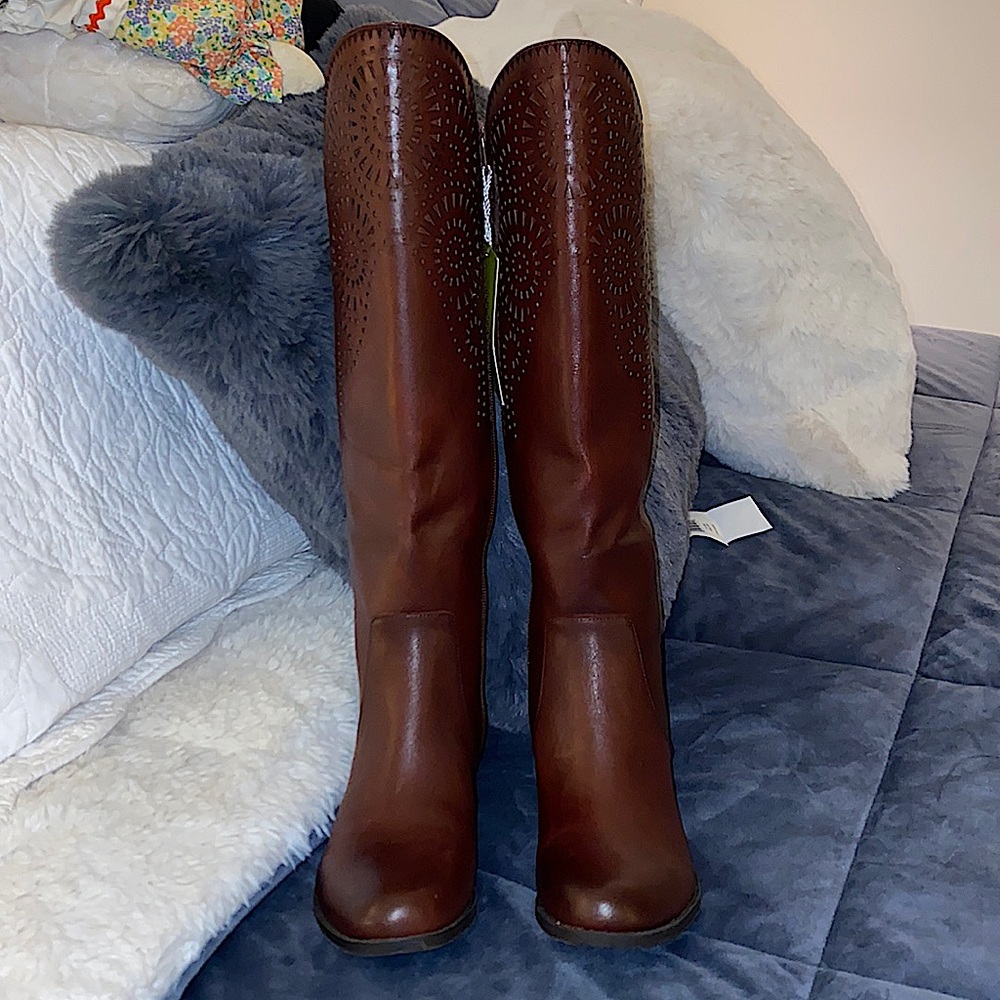 Gianni Bini brown leather tall boots